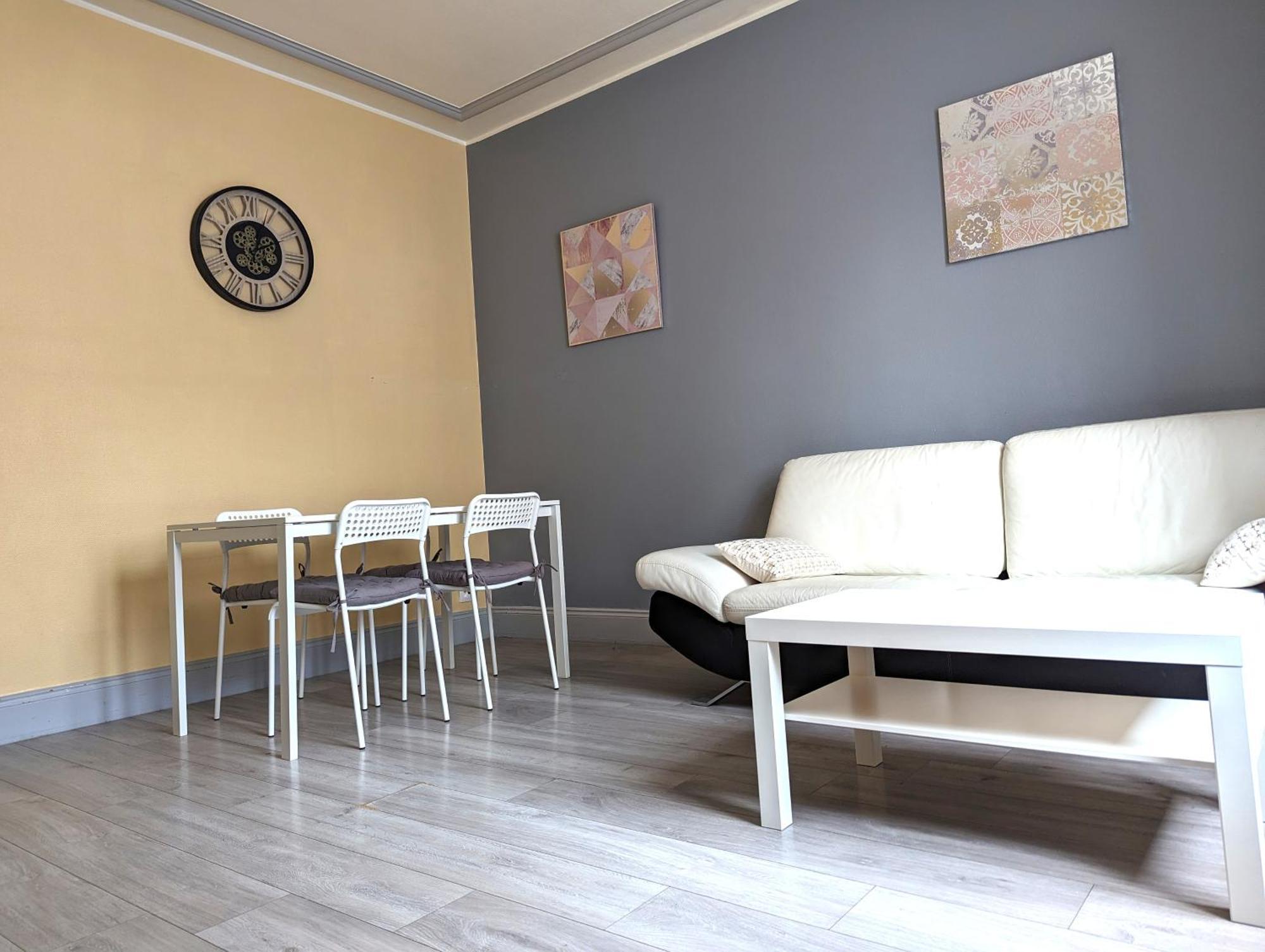 Le Mirage - Appartement 2 Chambres, Salon, Cuisine Equipee, Parking Et Wifi Gratuit Mülhausen Exterior foto