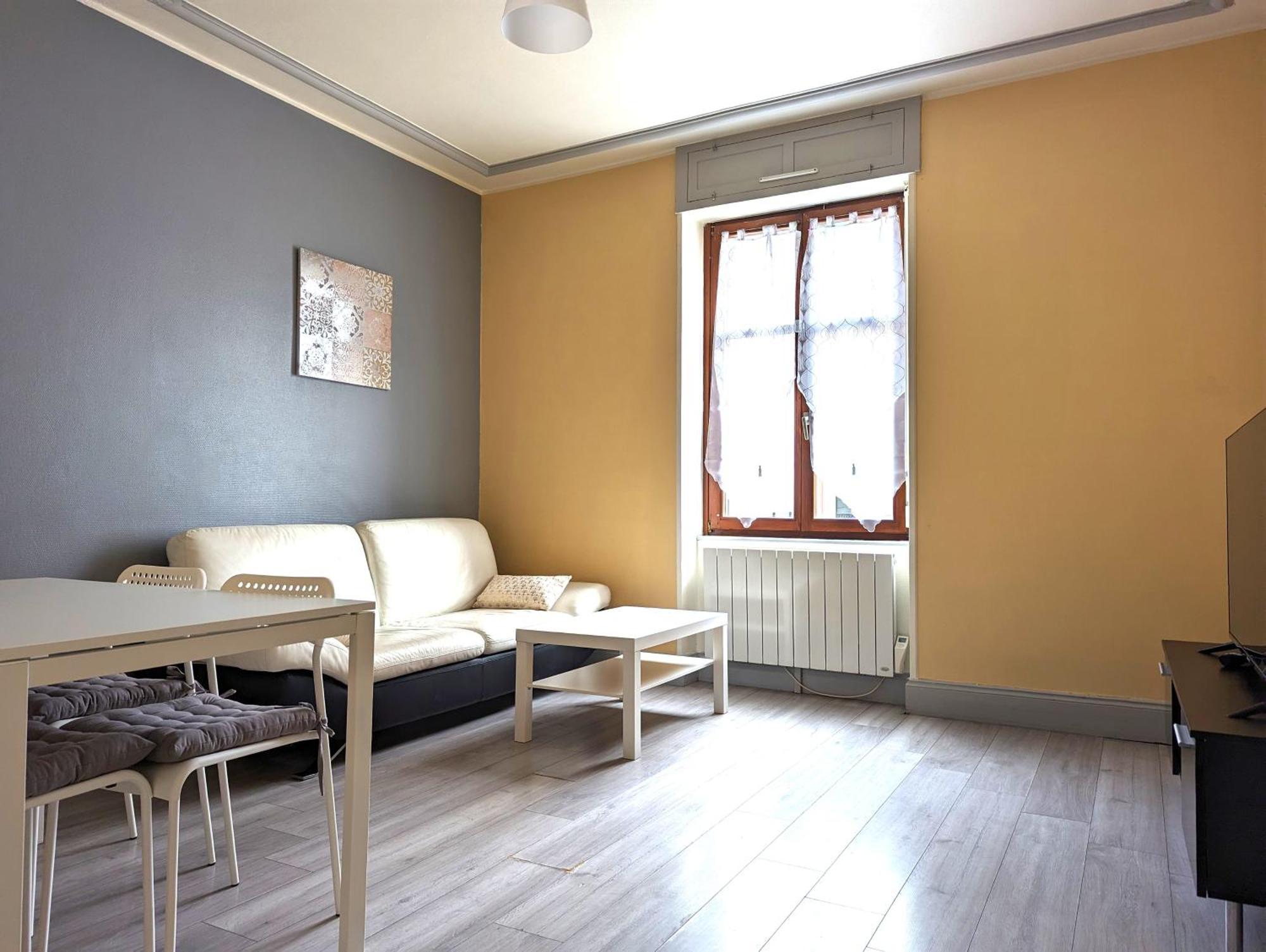 Le Mirage - Appartement 2 Chambres, Salon, Cuisine Equipee, Parking Et Wifi Gratuit Mülhausen Exterior foto