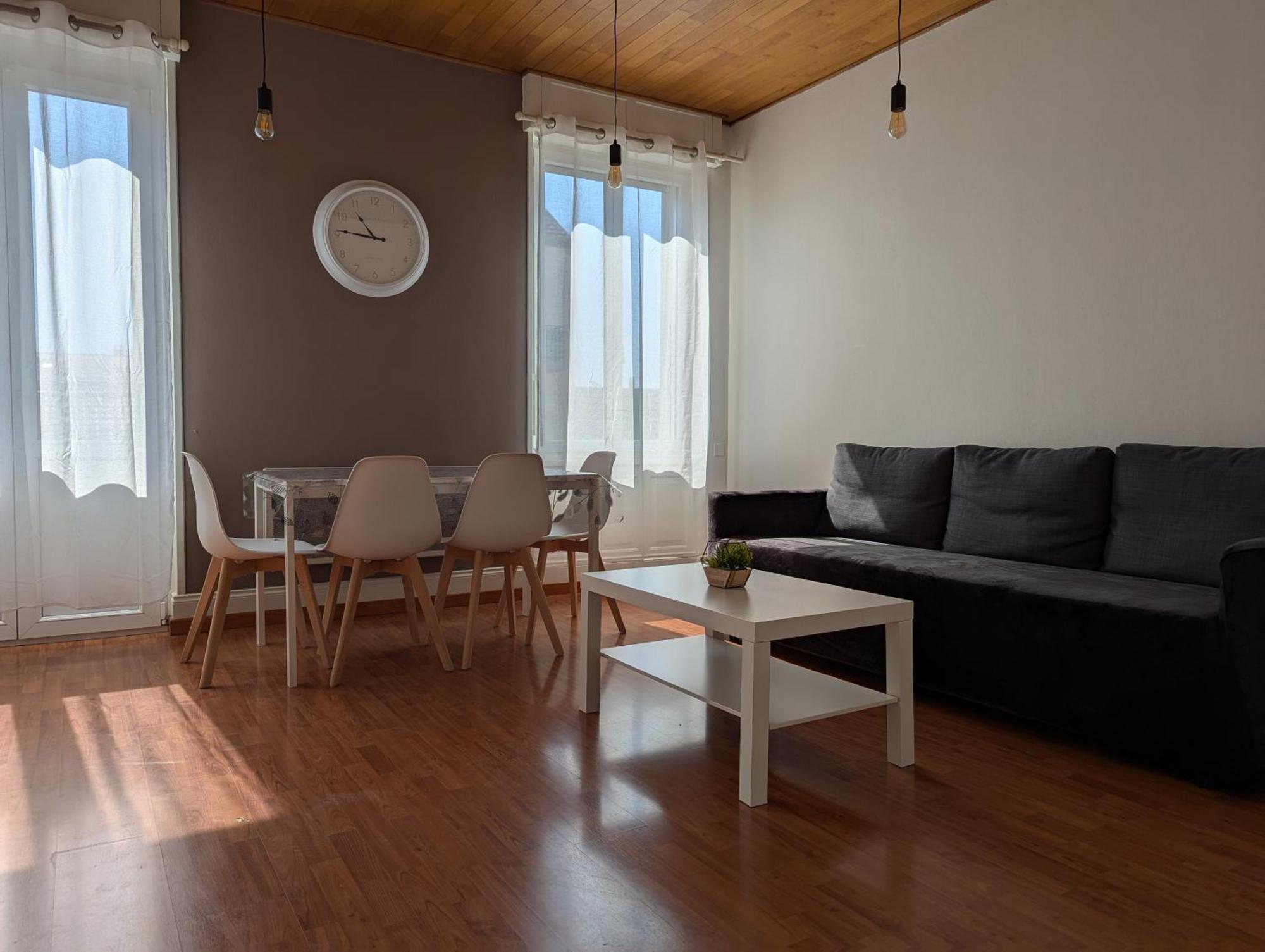 Le Mirage - Appartement 2 Chambres, Salon, Cuisine Equipee, Parking Et Wifi Gratuit Mülhausen Exterior foto